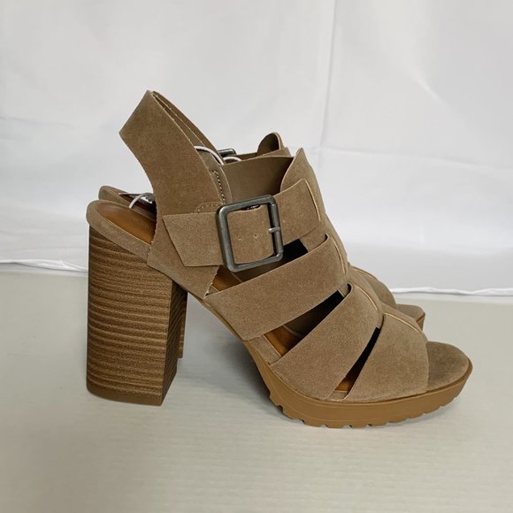 Universal Thread NWT Chunky Heel Sandal Size 8.5 - Picture 3 of 6
